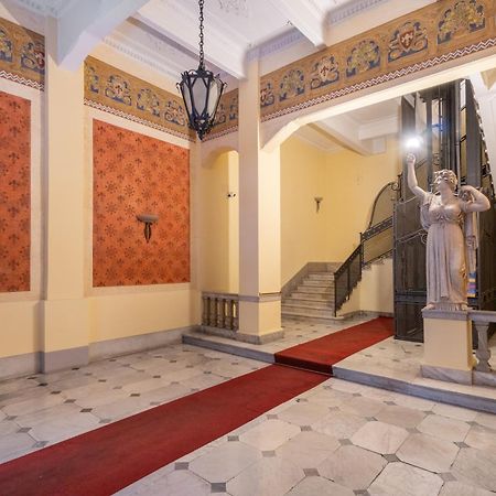 Palazzo Galeoni Luxury Suites Salerno Exterior foto